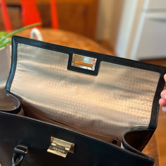 Impeccable Kate Spade satchel $195 - Picture 8 of 12